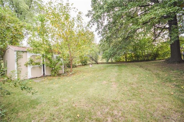 16002 E 41st Street, Independence, MO 64055