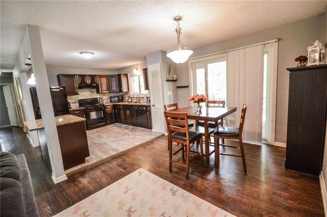 16002 E 41st Street, Independence, MO 64055