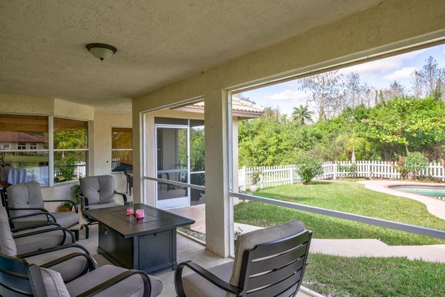 8671 N 155th Pl Place N, Palm Beach Gardens, FL 33418