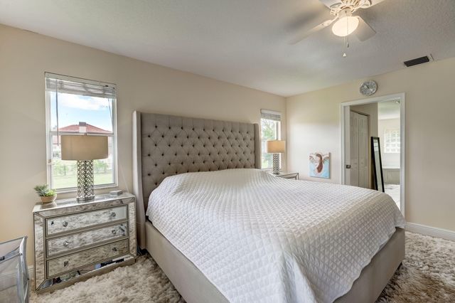 8671 N 155th Pl Place N, Palm Beach Gardens, FL 33418