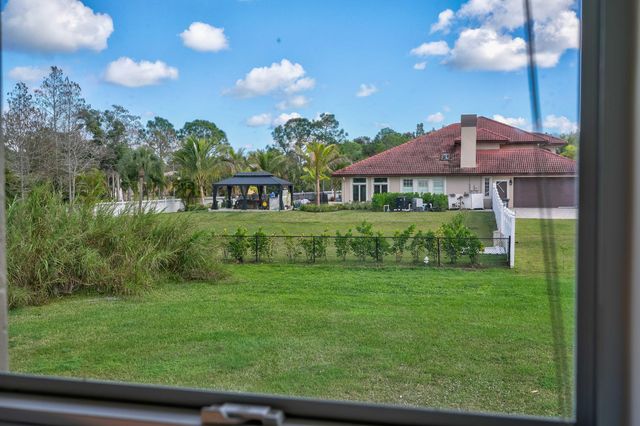 8671 N 155th Pl Place N, Palm Beach Gardens, FL 33418