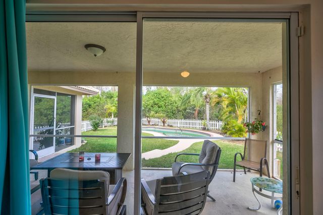 8671 N 155th Pl Place N, Palm Beach Gardens, FL 33418