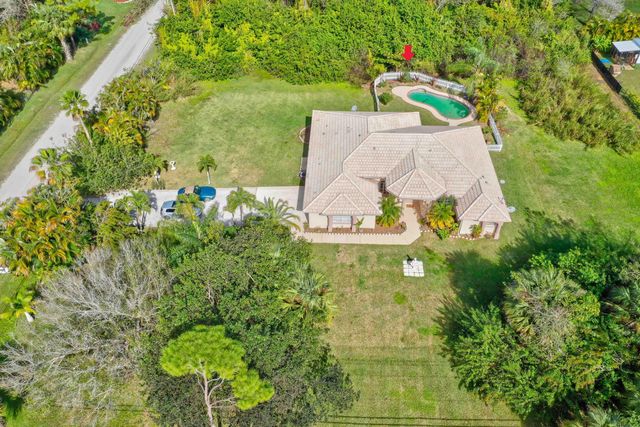 8671 N 155th Pl Place N, Palm Beach Gardens, FL 33418