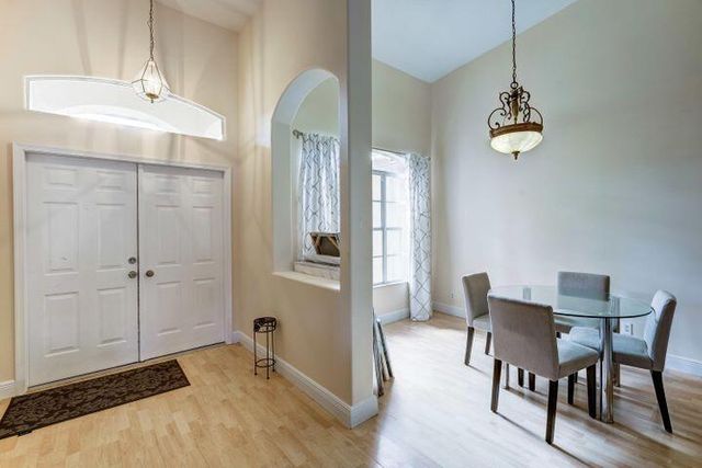 8671 N 155th Pl Place N, Palm Beach Gardens, FL 33418