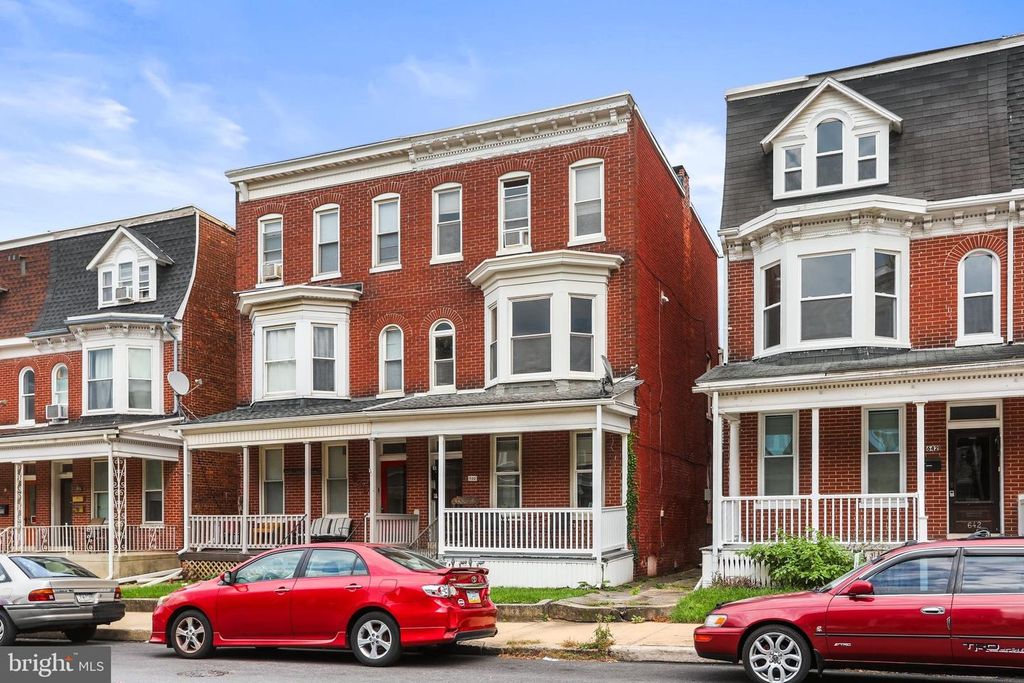 Image 2 of property listing at 640 PENNSYLVANIA AVE, York, PA 17404