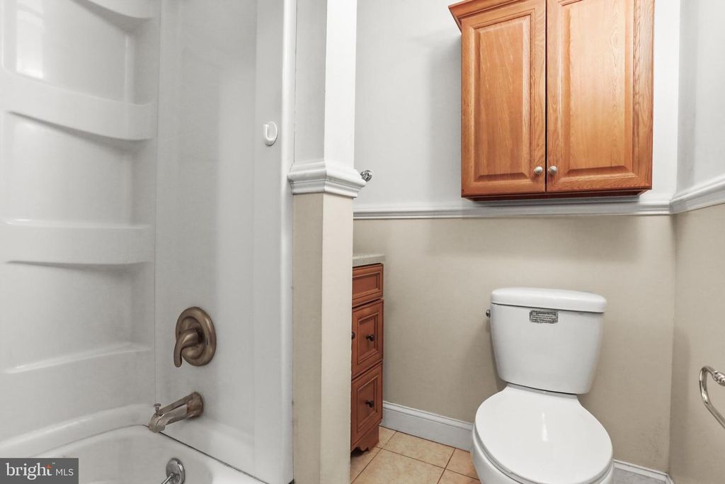 Image 25 of property listing at 640 PENNSYLVANIA AVE, York, PA 17404