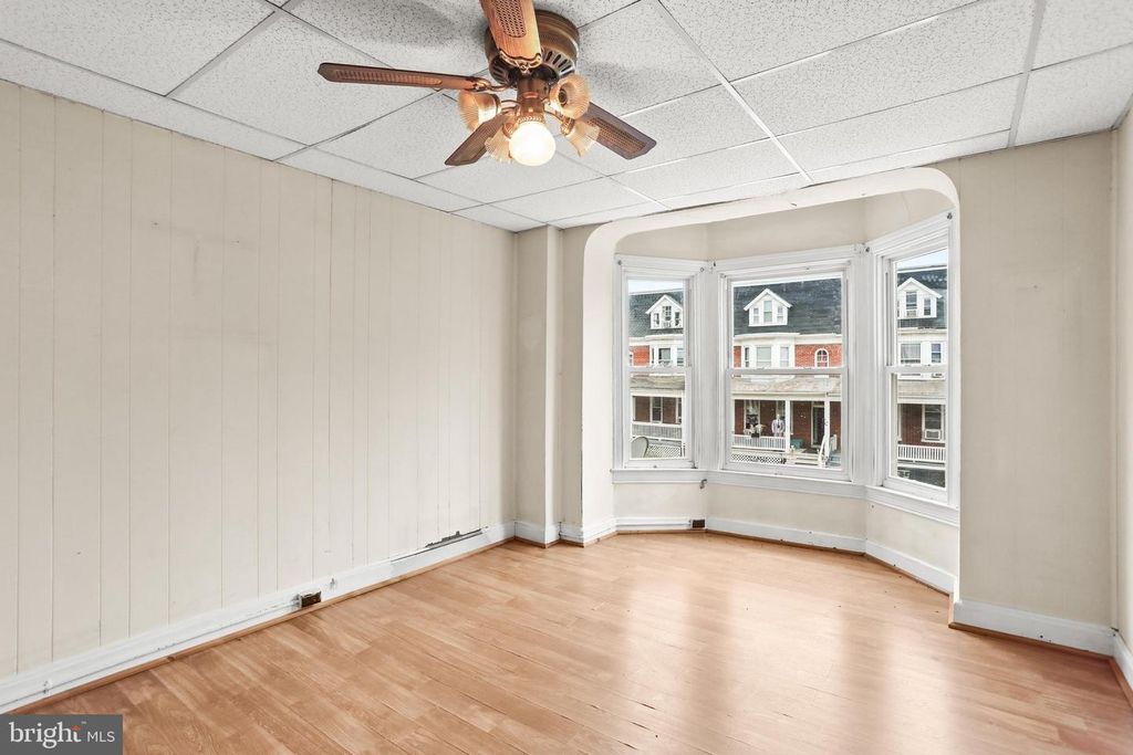 Image 28 of property listing at 640 PENNSYLVANIA AVE, York, PA 17404
