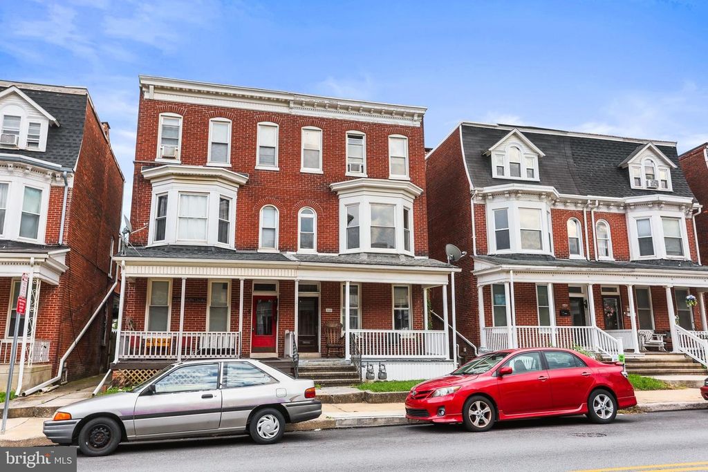 Image 4 of property listing at 640 PENNSYLVANIA AVE, York, PA 17404