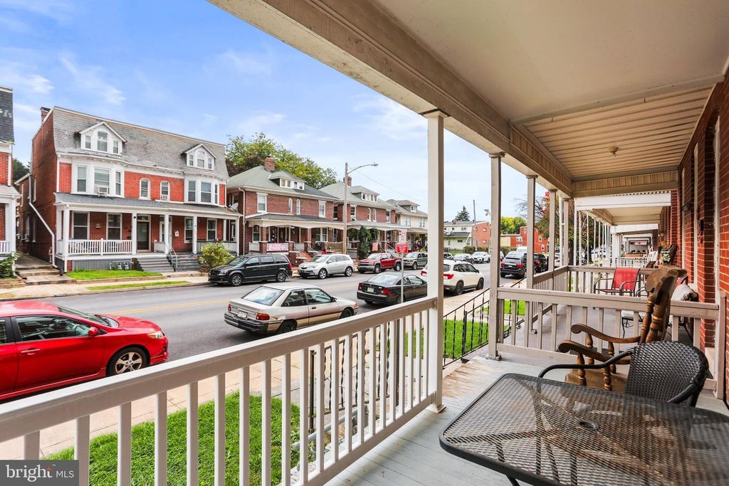 Image 6 of property listing at 640 PENNSYLVANIA AVE, York, PA 17404