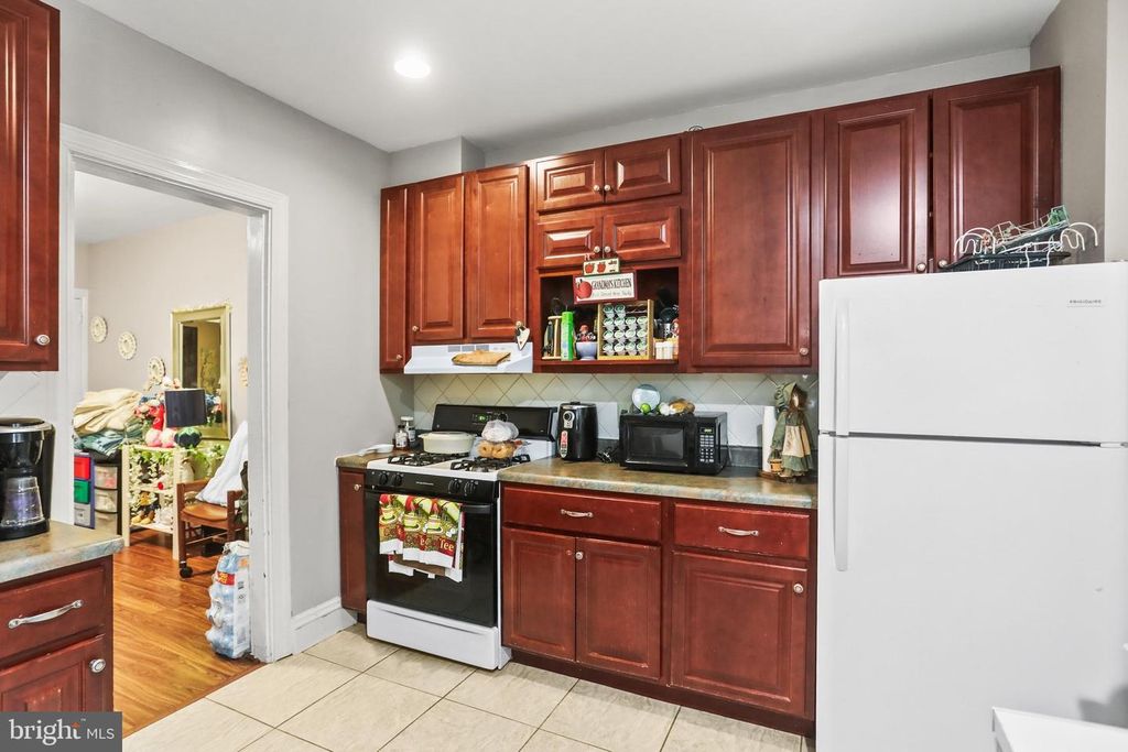 Image 8 of property listing at 640 PENNSYLVANIA AVE, York, PA 17404