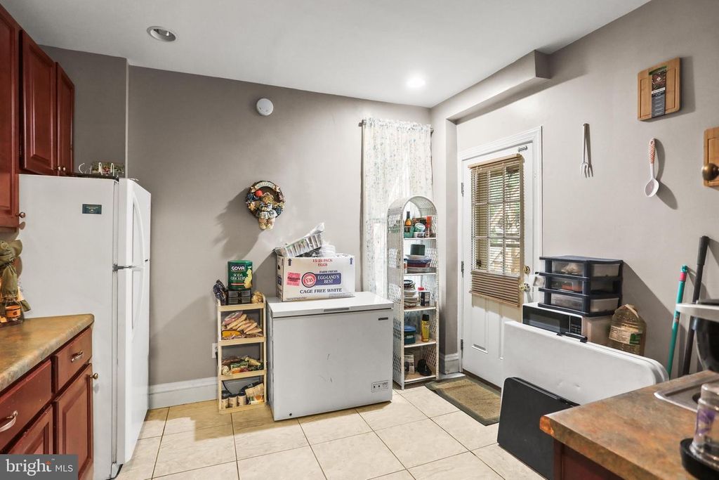 Image 10 of property listing at 640 PENNSYLVANIA AVE, York, PA 17404