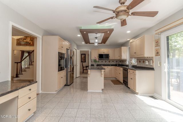 2910 Tracewood Drive, Toledo, OH 43617
