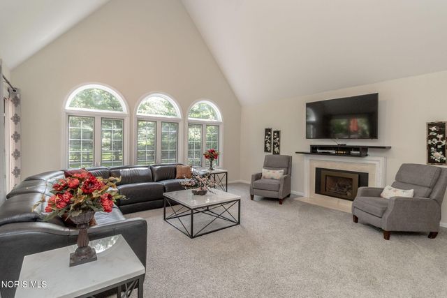 2910 Tracewood Drive, Toledo, OH 43617