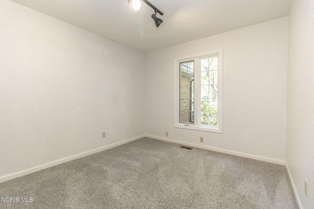 2910 Tracewood Drive, Toledo, OH 43617