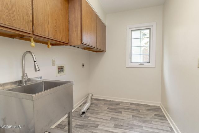 2910 Tracewood Drive, Toledo, OH 43617