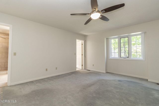 2910 Tracewood Drive, Toledo, OH 43617