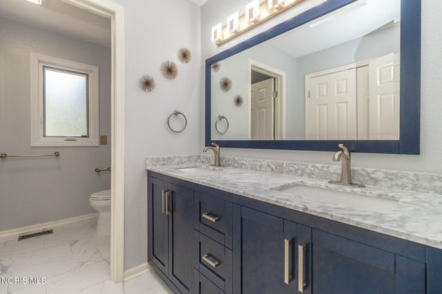 2910 Tracewood Drive, Toledo, OH 43617