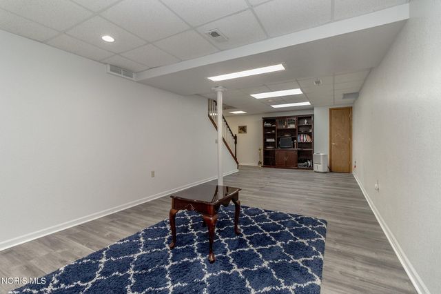 2910 Tracewood Drive, Toledo, OH 43617