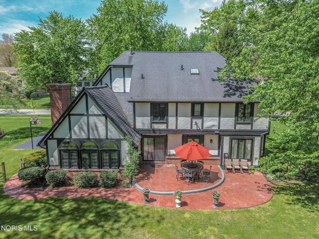 2910 Tracewood Drive, Toledo, OH 43617