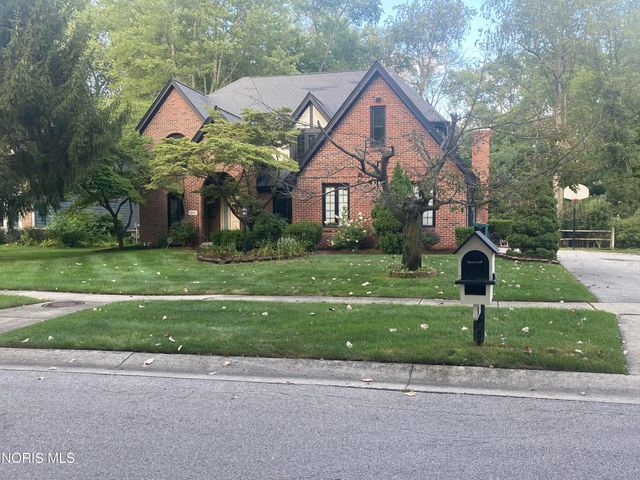2910 Tracewood Drive, Toledo, OH 43617