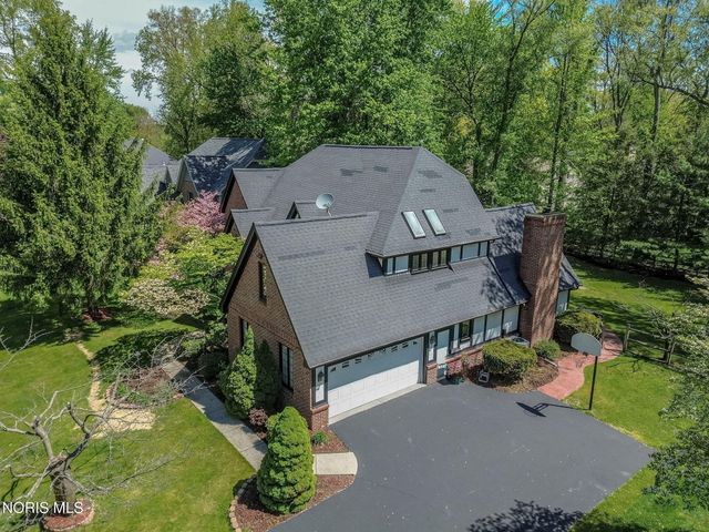 2910 Tracewood Drive, Toledo, OH 43617