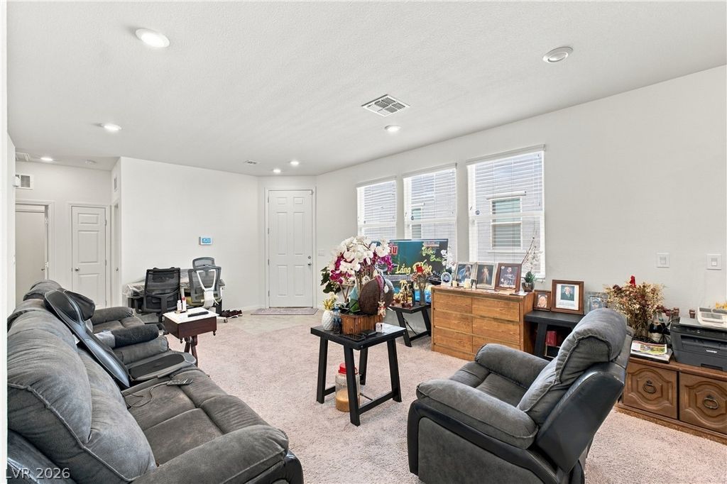 8768 Sand Verbena Avenue, Las Vegas, NV 89117 — photo 2