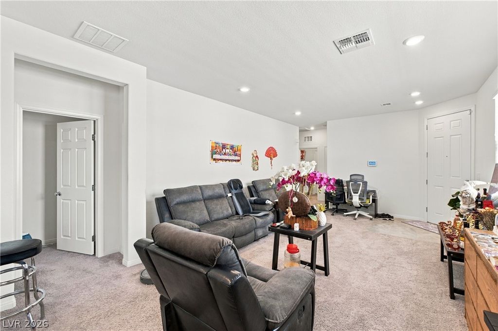 8768 Sand Verbena Avenue, Las Vegas, NV 89117 — photo 3