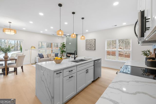 502 Point Road, Westminster, SC 29693