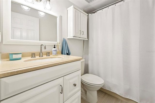 2969 BONAVENTURE CIRCLE 104, Palm Harbor, FL 34684