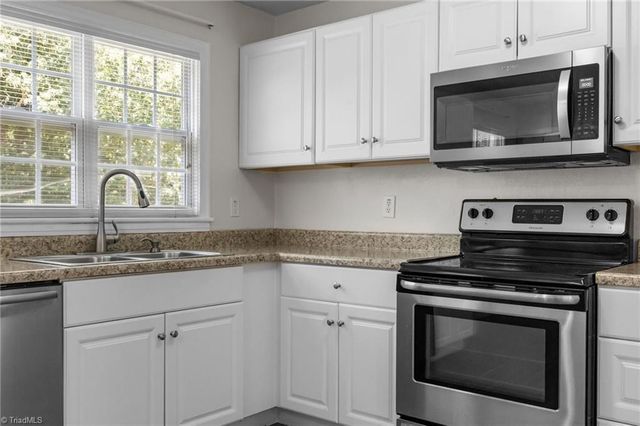 824 W Lexington Avenue, High Point, NC 27262