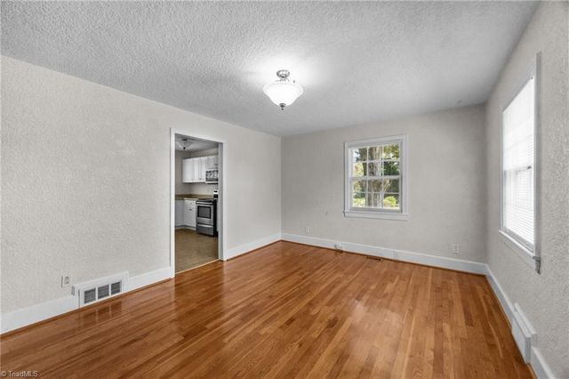 824 W Lexington Avenue, High Point, NC 27262