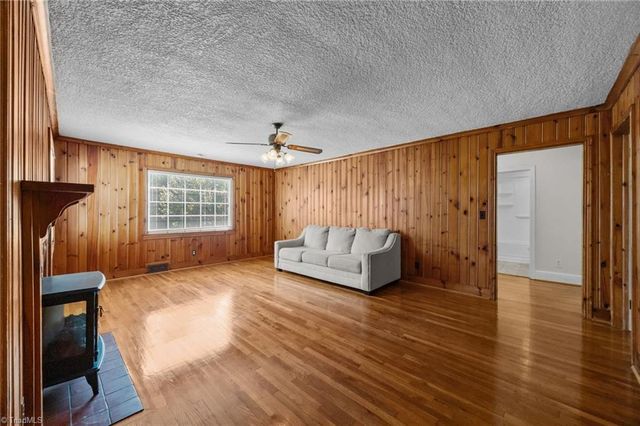 824 W Lexington Avenue, High Point, NC 27262