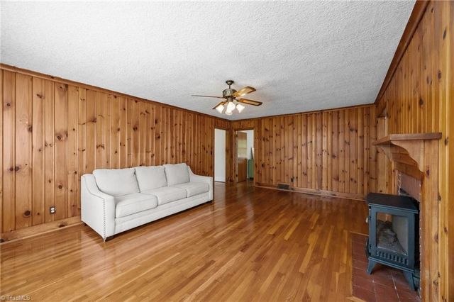 824 W Lexington Avenue, High Point, NC 27262