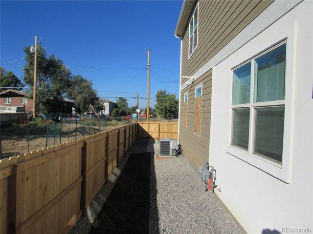 2380 N Emporia St, Aurora, CO 80010