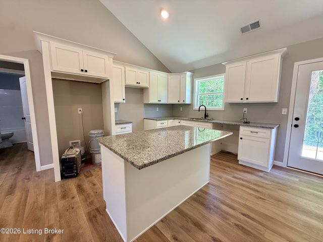 210 Tulip Dr, Bardstown, KY 40004