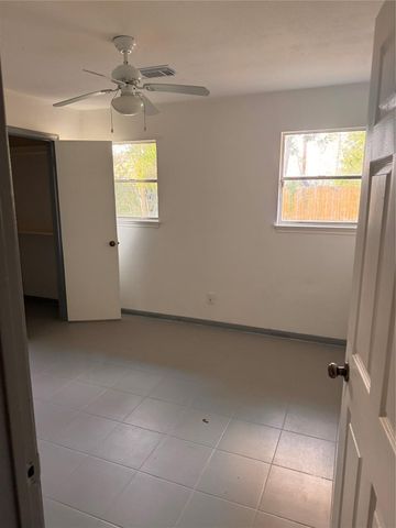 604 Briarclift Lane, Baytown, TX 77521