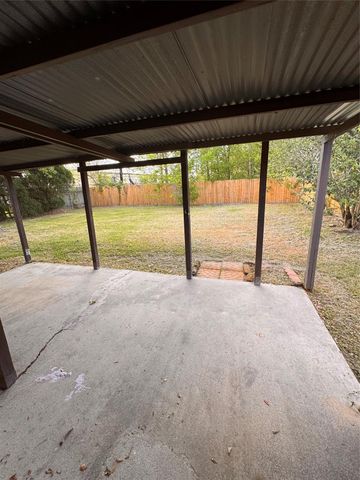 604 Briarclift Lane, Baytown, TX 77521