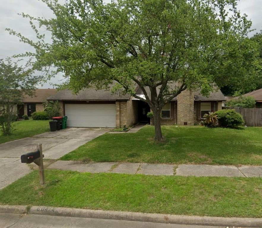 604 Briarclift Lane, Baytown, TX 77521