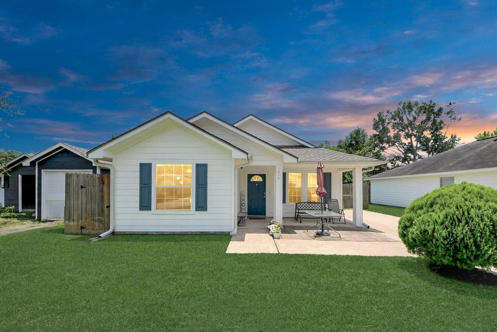 1214 Robert Street, Baytown, TX 77521