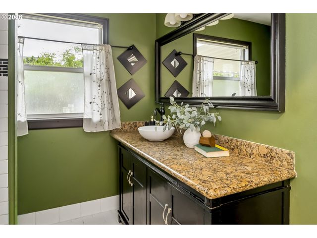 414 Se 153RD Ave, Portland, OR 97233