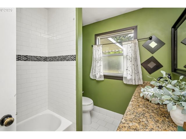 414 Se 153RD Ave, Portland, OR 97233