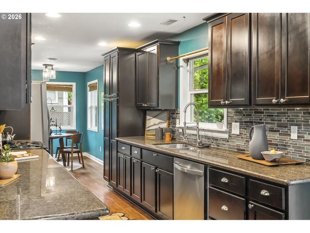 414 Se 153RD Ave, Portland, OR 97233