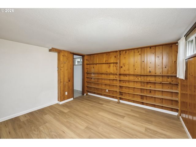 414 Se 153RD Ave, Portland, OR 97233