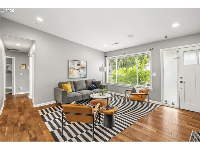 414 Se 153RD Ave, Portland, OR 97233