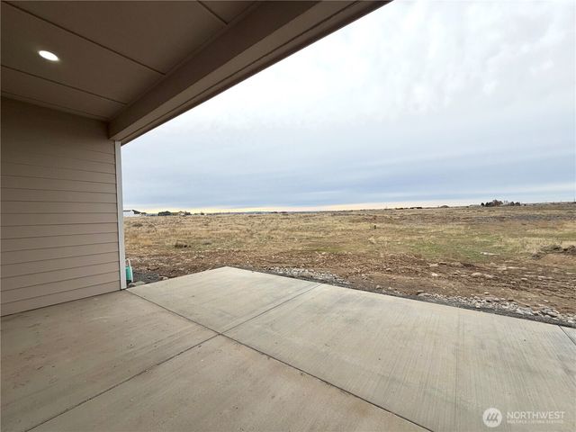 7189 NE Lake Vista Drive, Moses Lake, WA 98837