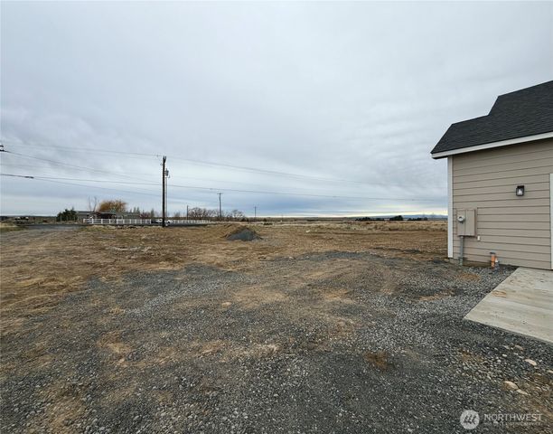 7189 NE Lake Vista Drive, Moses Lake, WA 98837