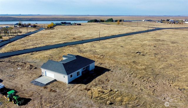 7189 NE Lake Vista Drive, Moses Lake, WA 98837