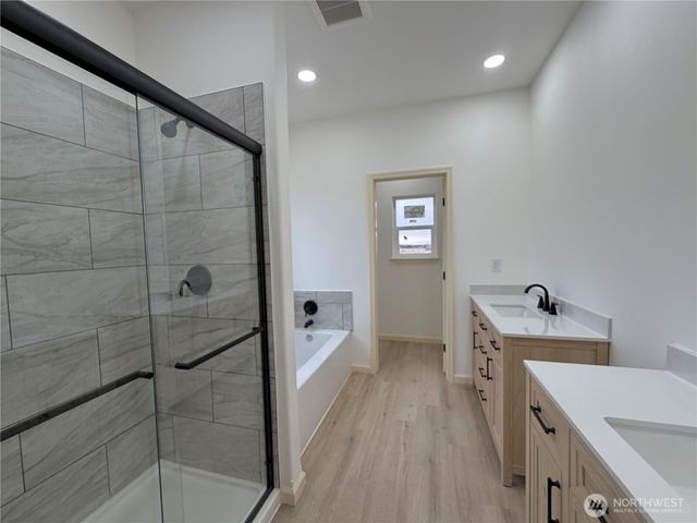 7189 NE Lake Vista Drive, Moses Lake, WA 98837