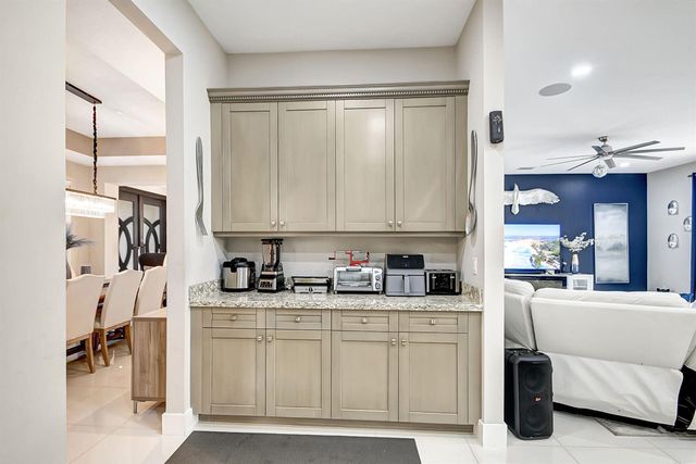 8952 Cypress Grove Lane, Royal Palm Beach, FL 33436