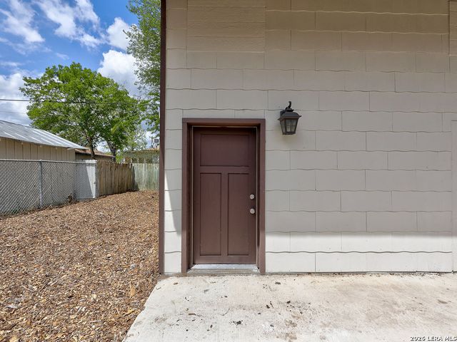 507 W Mistletoe, San Antonio, TX 78212